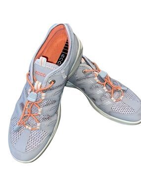 Ecco light grey running shoe. Walk or light hiking. Size 38 / 7.5.